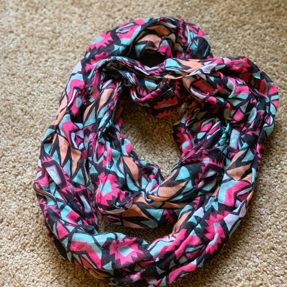 Scarves bundle - Picture 6 of 8